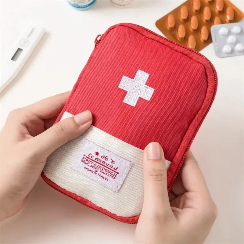 Portable First Aid Kit Bags Me - First Aid Travel Kit ulasan dan harga